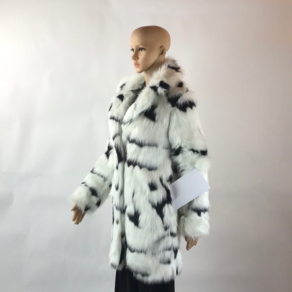LUXE FAUX FUR COAT-VERY SOFT NO SHEDDING-STYLISH - Picture 4 of 8